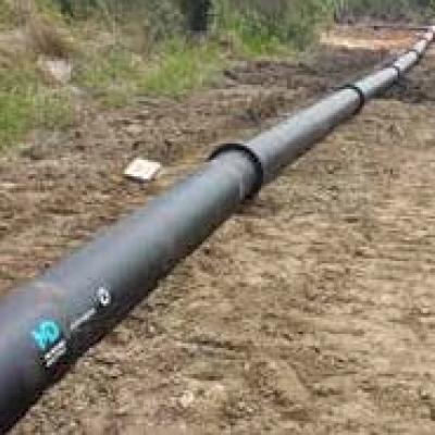 Di pipe, connected and ready to pull.