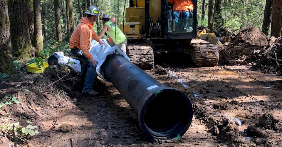 20" TR Flex, Class 52 is installed for a transmission main project in Clackamas, Oregon.